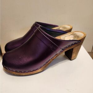 Maguba of Sweden Metallic Purple Leather Wooden Heel Clogs Size 9/40 Ret.$189